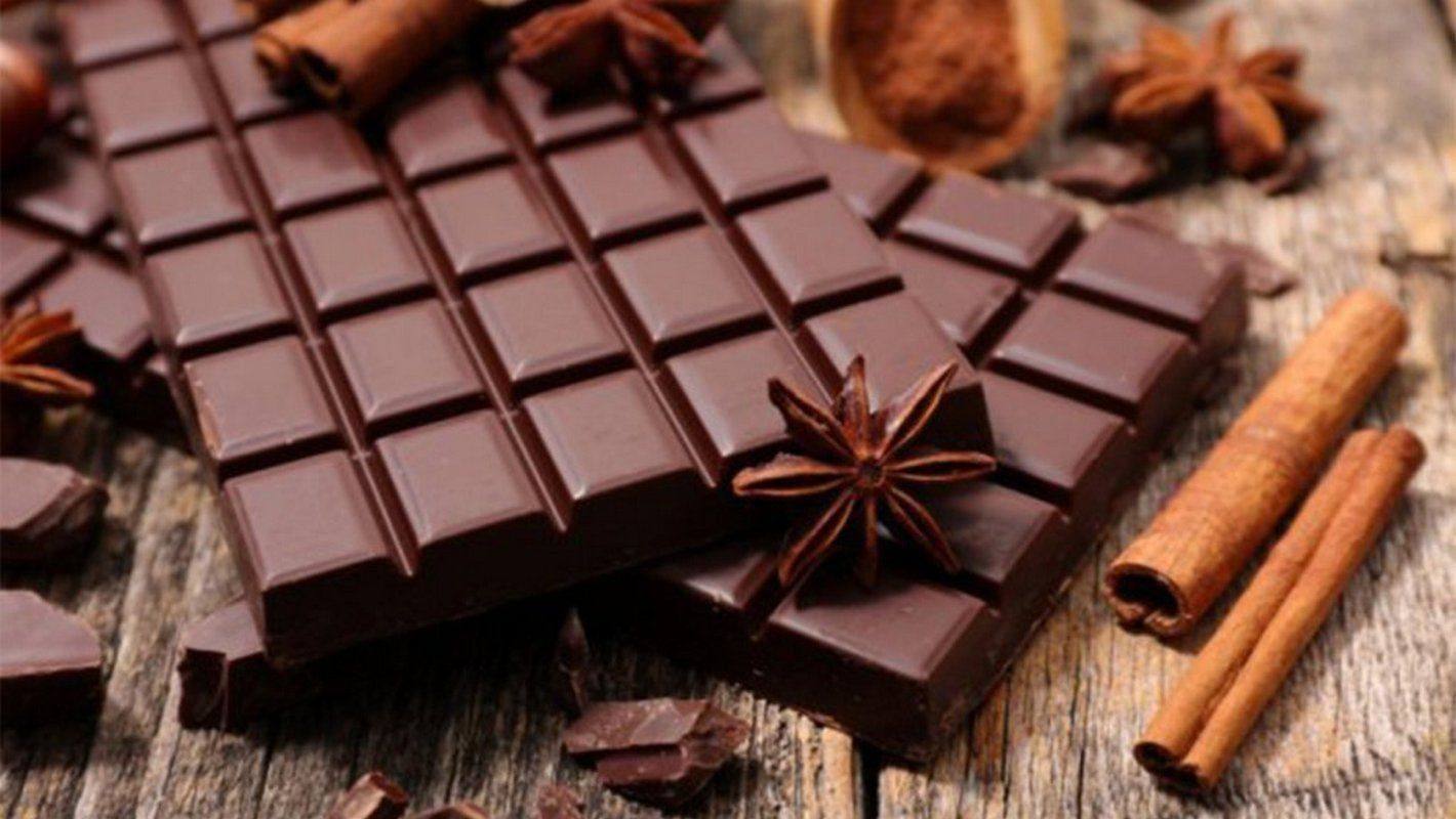 Vel Noir: Artisan Dark Chocolate with Himalayan Salt